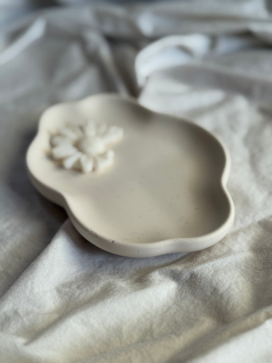 Daisy Jesmonite Trinket Tray