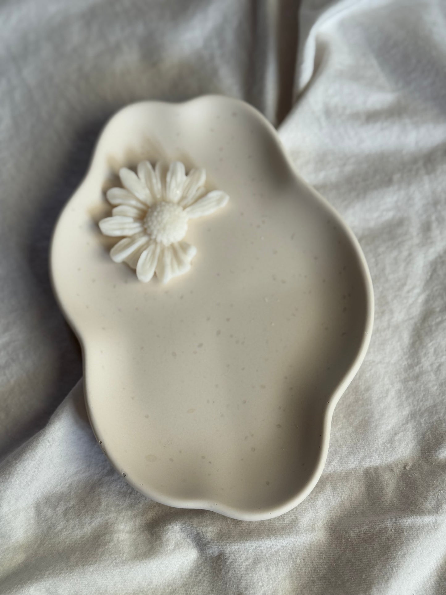 Daisy Jesmonite Trinket Tray